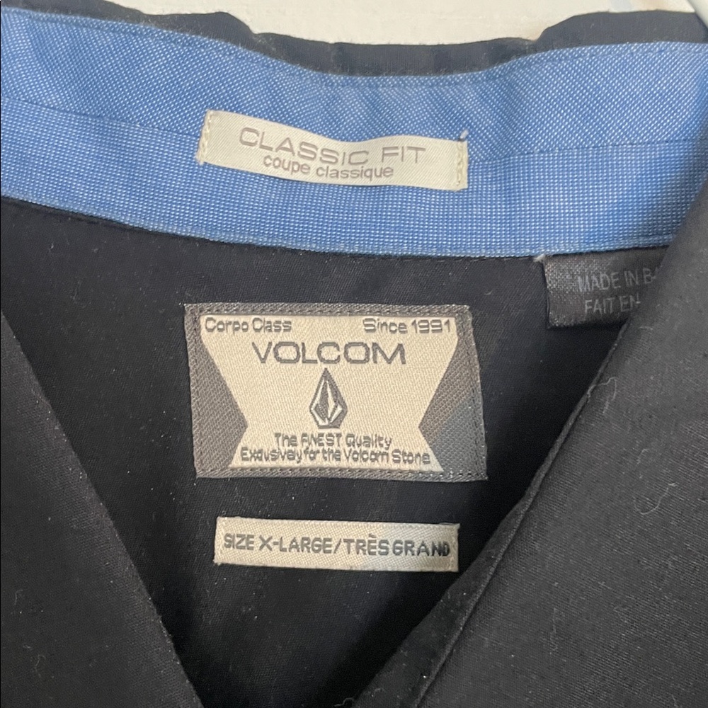 Volcom Men's Black Casual Button Down Shirt - Picture 2 of 3
